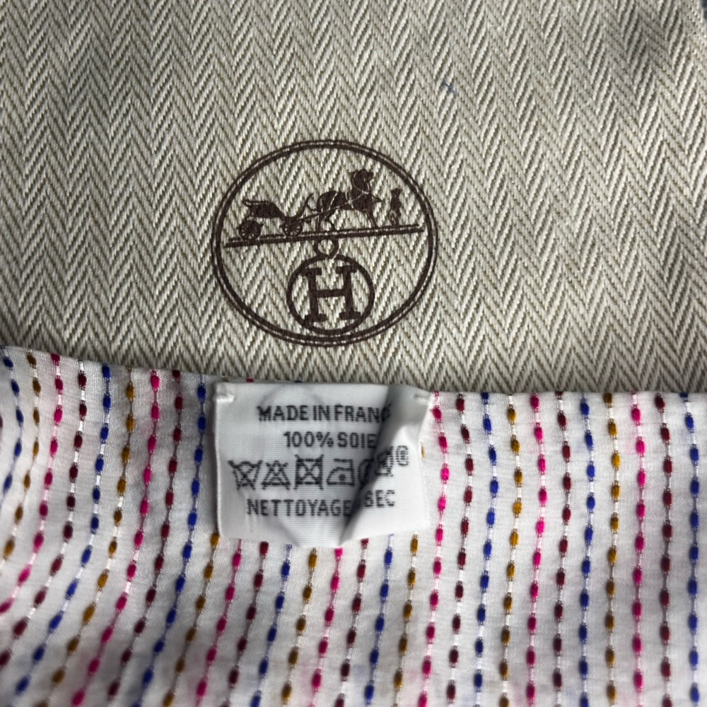 LuxeFindsResale.com Hermès twilly - Picture 3 of 5